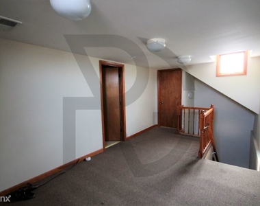 1520 W Melrose St 2f - Photo Thumbnail 11