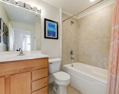 1122 West Catalpa Avenue - Photo Thumbnail 13