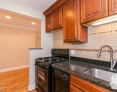 555 W Arlington Pl 302 - Photo Thumbnail 0