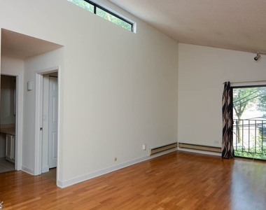 915 W. Montana, Unit 22 - Photo Thumbnail 5