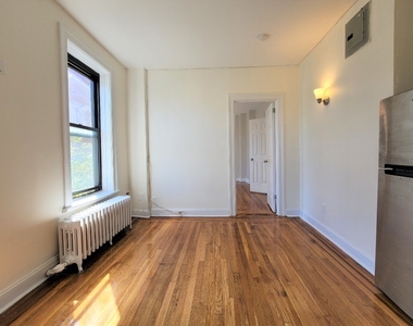 25-21 31st Ave - Photo Thumbnail 1