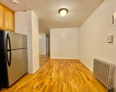 100 Broadway - Photo Thumbnail 6