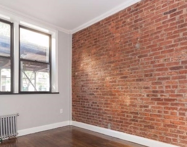 712 West 15280th Street - Photo Thumbnail 1