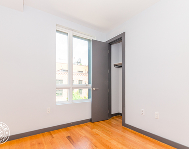 268 Metropolitan Avenue - Photo Thumbnail 6