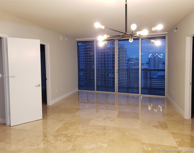 465 Brickell Ave - Photo Thumbnail 13