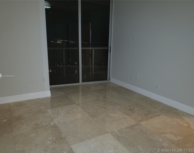 465 Brickell Ave - Photo Thumbnail 4