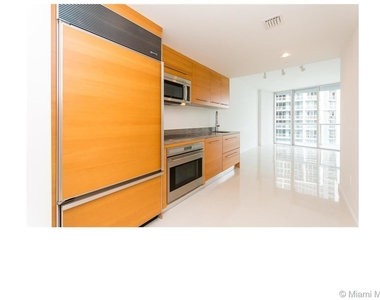 495 Brickell Ave - Photo Thumbnail 2