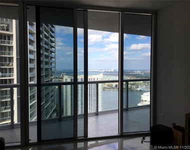 495 Brickell Ave - Photo Thumbnail 4