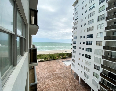 6039 Collins Ave - Photo Thumbnail 15