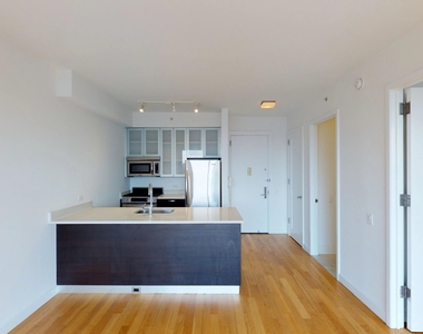 808 Columbus Avenue - Photo Thumbnail 8