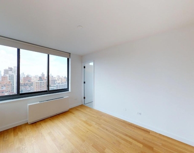 808 Columbus Avenue - Photo Thumbnail 3