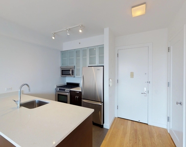 808 Columbus Avenue - Photo Thumbnail 2