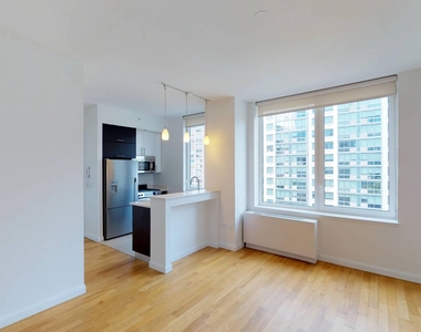 795 Columbus Avenue - Photo Thumbnail 5