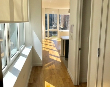 805 Columbus Avenue - Photo Thumbnail 4