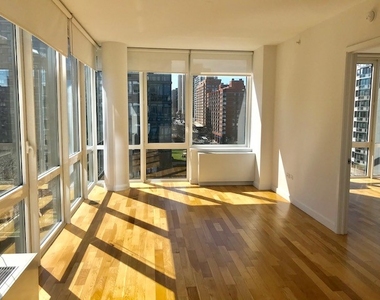 805 Columbus Avenue - Photo Thumbnail 6