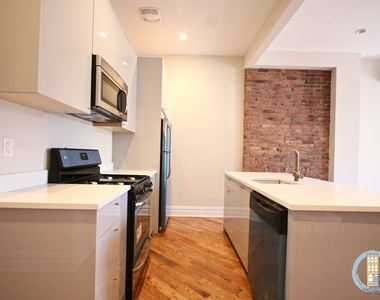 306 Clifton Place - Photo Thumbnail 2