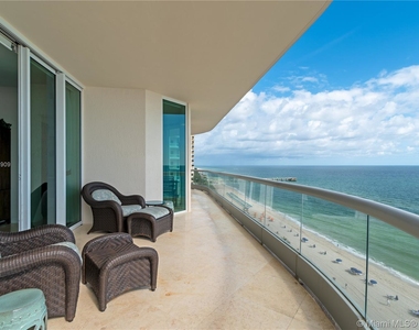 16047 Collins Ave - Photo Thumbnail 6