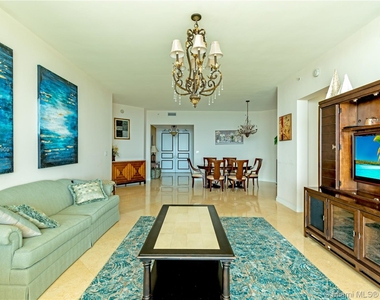 16047 Collins Ave - Photo Thumbnail 10