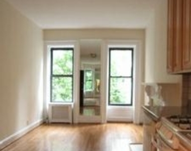 110 E 61st - Photo Thumbnail 5