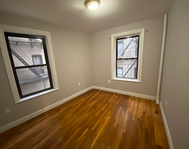 560 West 192nd Street - Photo Thumbnail 6