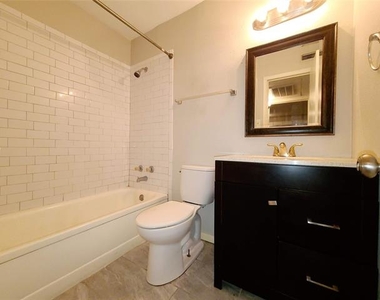 5722 Gaston Avenue - Photo Thumbnail 8