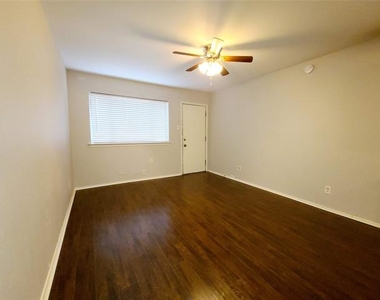 5722 Gaston Avenue - Photo Thumbnail 3