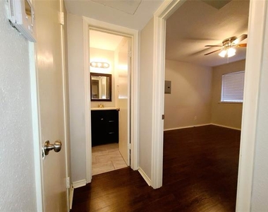 5722 Gaston Avenue - Photo Thumbnail 5