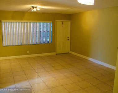 2608 Riverside Dr - Photo Thumbnail 12