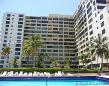 5005 Collins Ave - Photo Thumbnail 23