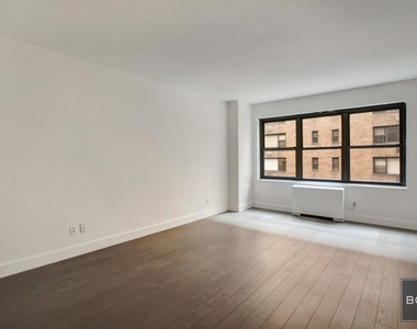 120 East 34th Street - Photo Thumbnail 3