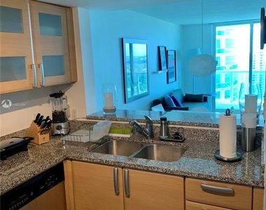 2101 Brickell Ave - Photo Thumbnail 14