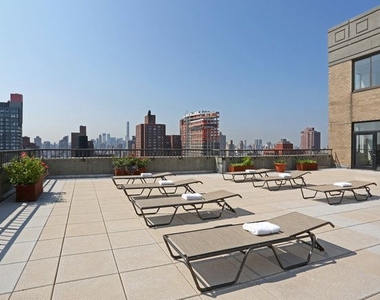 Luxurious Flex 2 Bedroom at 235 East 95th Street - Photo Thumbnail 6