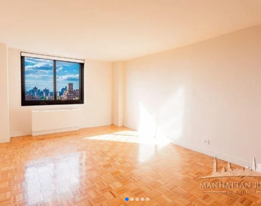 Luxurious Flex 2 Bedroom at 235 East 95th Street - Photo Thumbnail 1