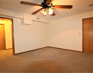 1086 North Marshfield Avenue - Photo Thumbnail 13