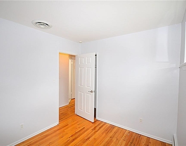 391 Willis Avenue - Photo Thumbnail 14