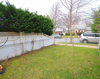 391 Willis Avenue - Photo Thumbnail 27