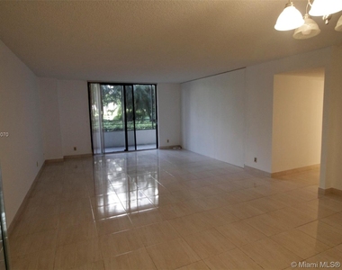 2500 Parkview Dr - Photo Thumbnail 2