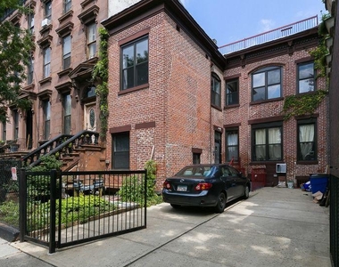 393 Greene Avenue - Photo Thumbnail 3