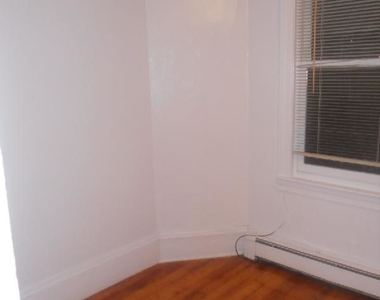 35 Sussex St. - Photo Thumbnail 5