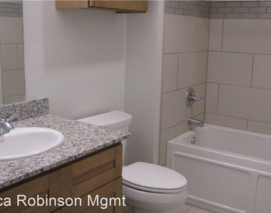 1124 Galveston Avenue - Photo Thumbnail 13