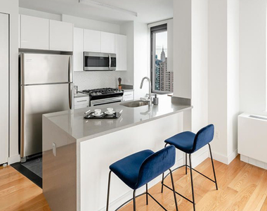 606 West 57th Street - Photo Thumbnail 3