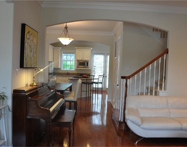 728 Le Green Street - Photo Thumbnail 6