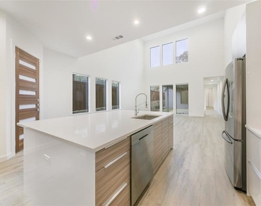 2326 Vagas Street - Photo Thumbnail 10