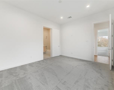 2326 Vagas Street - Photo Thumbnail 30