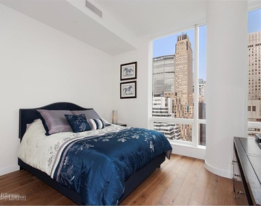 325 Lexington Avenue - Photo Thumbnail 3