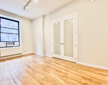 59 West 105th Street - Photo Thumbnail 5