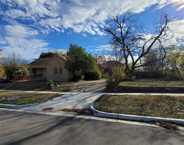 5001 Calmont Avenue - Photo Thumbnail 1