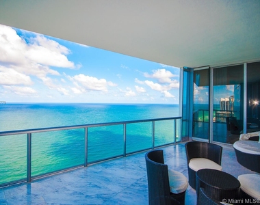 17121 Collins Ave - Photo Thumbnail 52