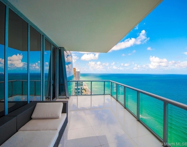 17121 Collins Ave - Photo Thumbnail 50