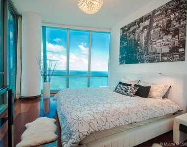 17121 Collins Ave - Photo Thumbnail 43